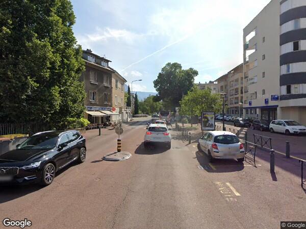 UN  APPARTEMENT TYPE 3 ET UNE CAVE