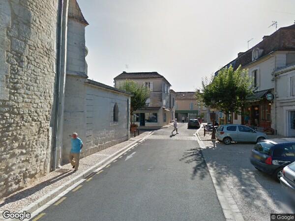 UN IMMEUBLE