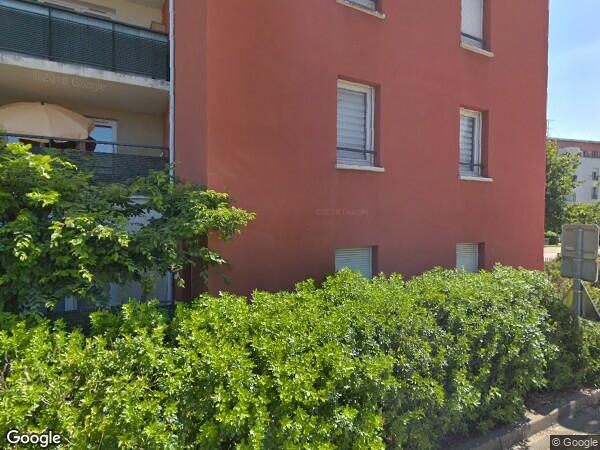 UN  APPARTEMENT + EMPLACEMENT DE PARKING
