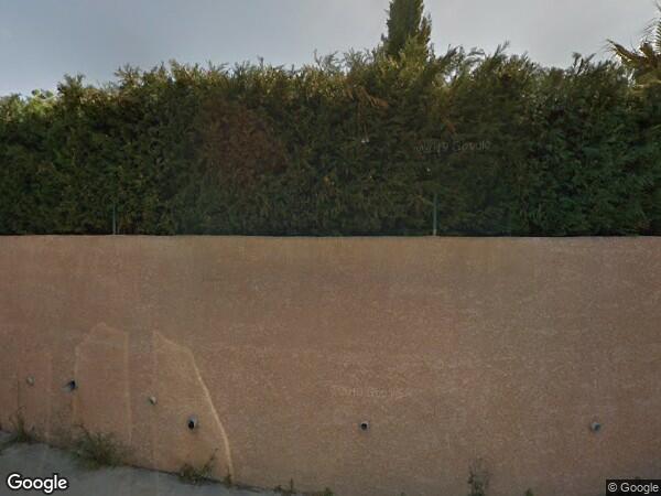 UNE  VILLA AVEC JARDIN CLOTURE