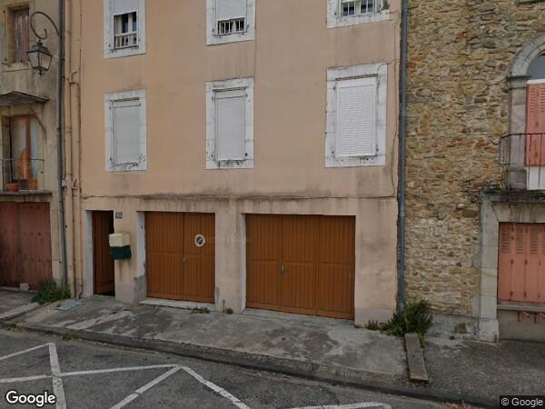 UNE  MAISON DE VILLE