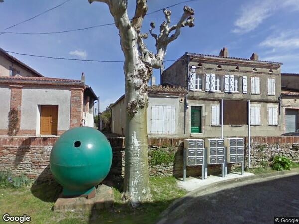 UNE  MAISON DE CARACTERE DE TYPE LAURAGAISE DANS UNE PROPRIÉTÉ ARBORÉE