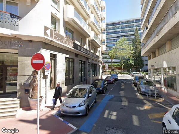 UN  APPARTEMENT + UN EMPLACEMENT DE STATIONNEMENT