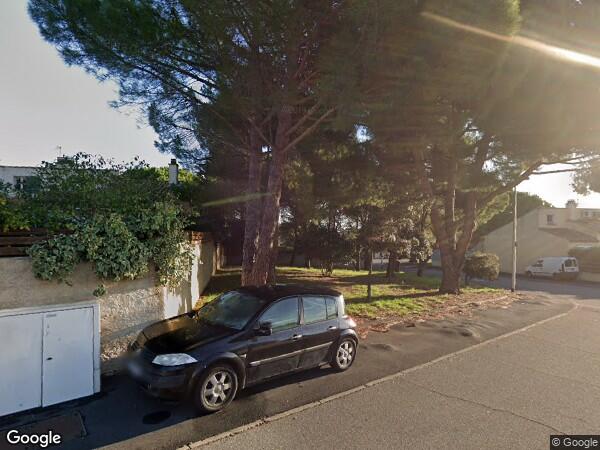 UNE  MAISON D'HABITATION