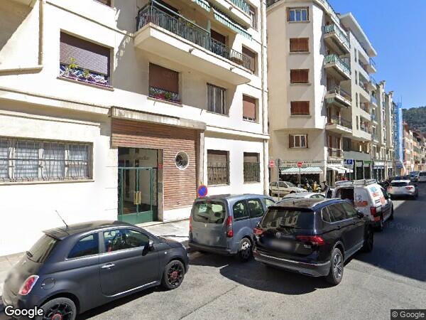 UN  APPARTEMENT DE TYPE 2 + UNE CAVE