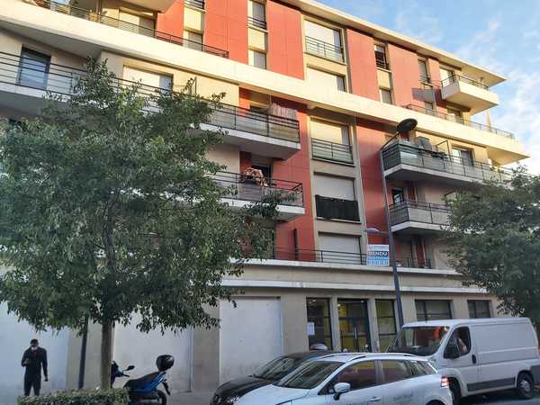 UN APPARTEMENT