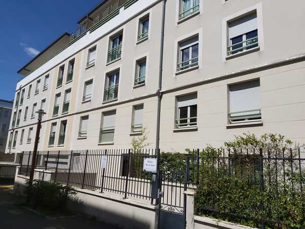 UN APPARTEMENT