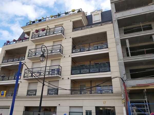 UN APPARTEMENT