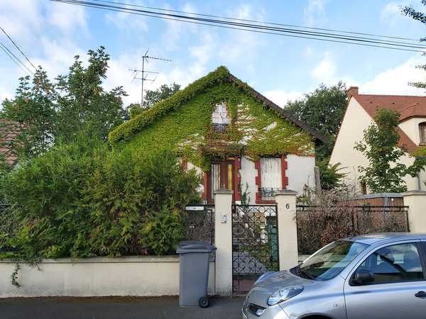 UNE MAISON D'HABITATION