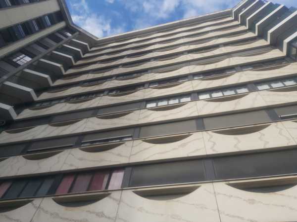 UN APPARTEMENT