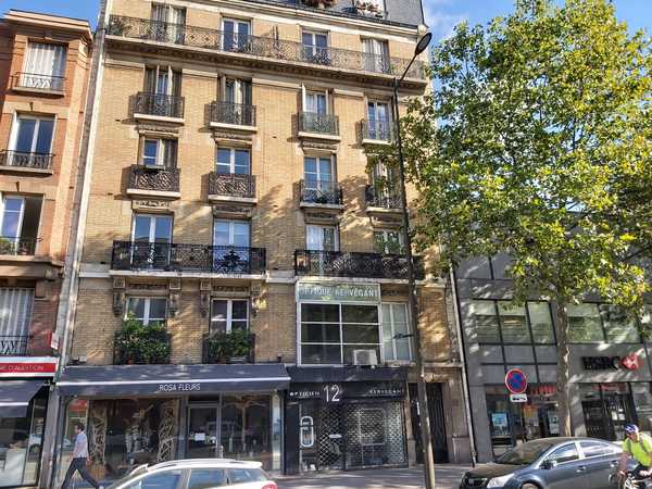 UN APPARTEMENT