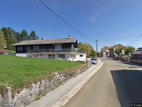 UNE  MAISON D'HABITATION