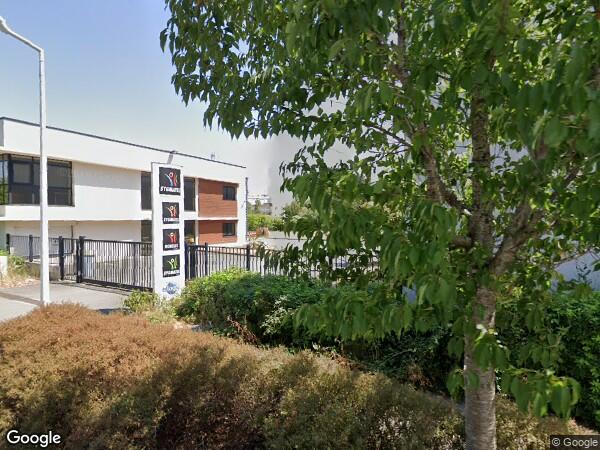 UN ENTREPÔT À AMÉNAGER