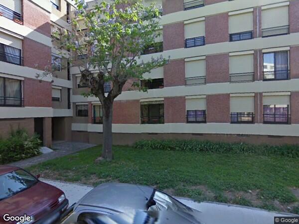 UN  APPARTEMENT T4 AVEC CAVE