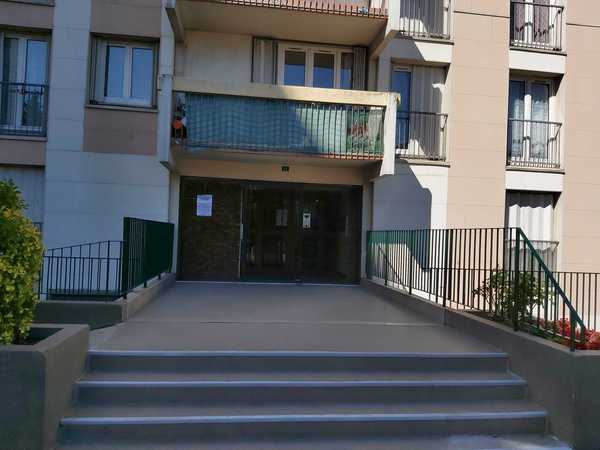UN APPARTEMENT