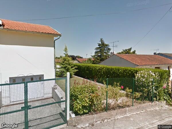 UNE  MAISON DE VILLE