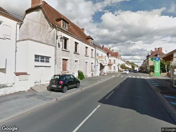 UN  ENSEMBLE IMMOBILIER