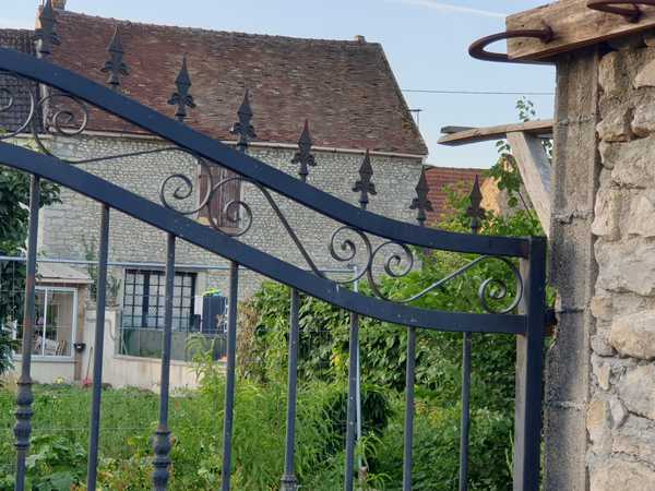 UNE MAISON D'HABITATION