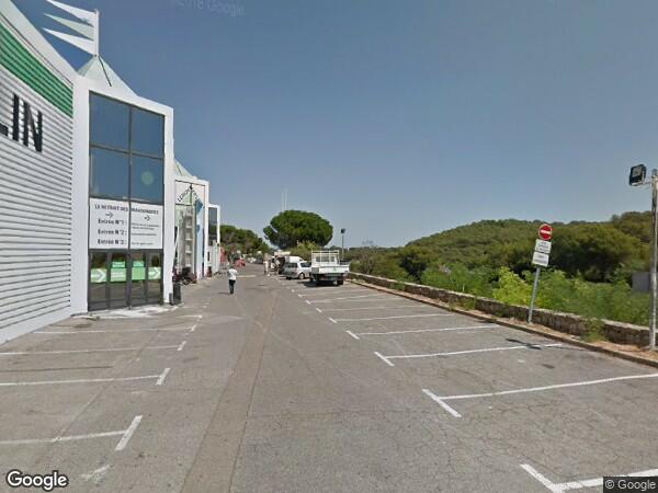 UNE  PARCELLE DE TERRE