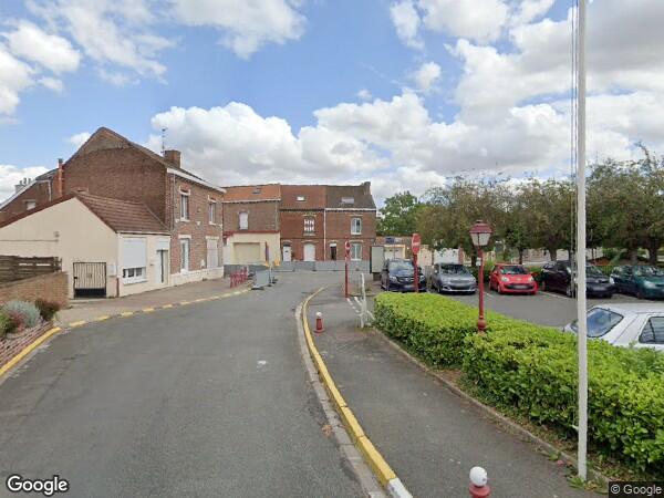 UN IMMEUBLE A USAGE D'HABITATION