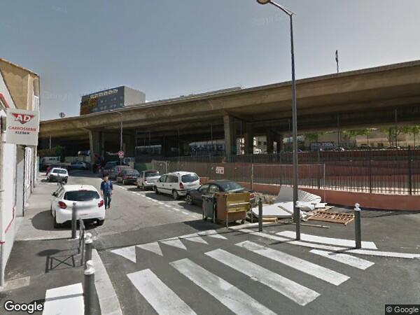 UN  LOCAL COMMERCIAL