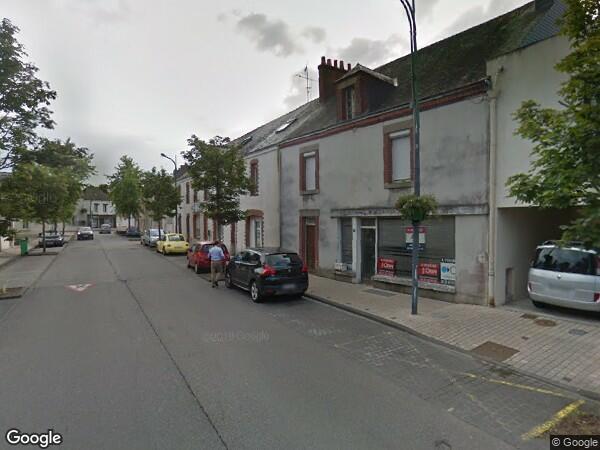 UN IMMEUBLE DE CONSTRUCTION RÉCENTE A USAGE MIXTE