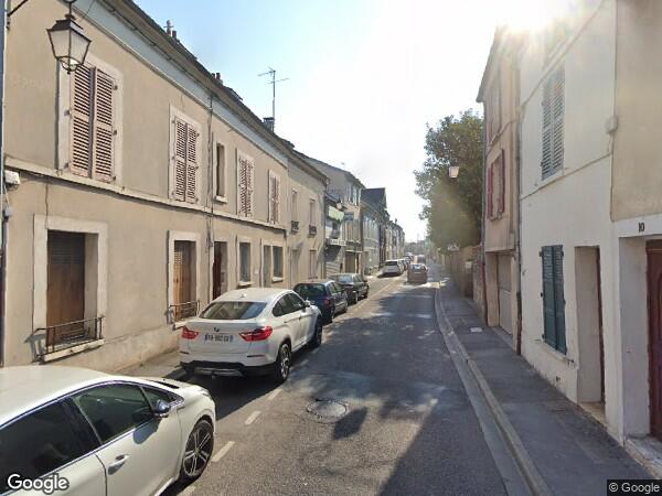 UNE MAISON D'HABITATION