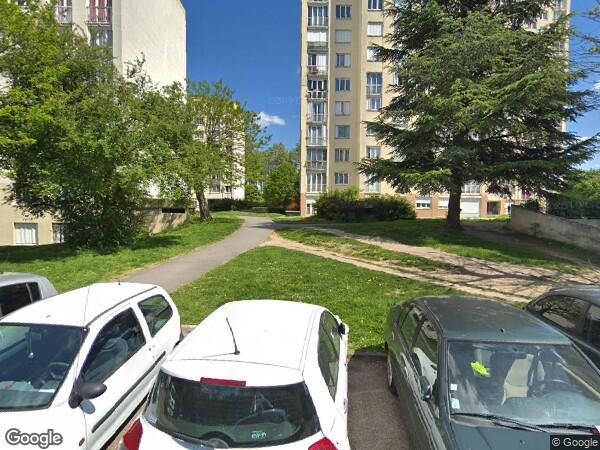 UN APPARTEMENT DE 78,53 M² AVEC EMPLACEMENT POUR VOITURE