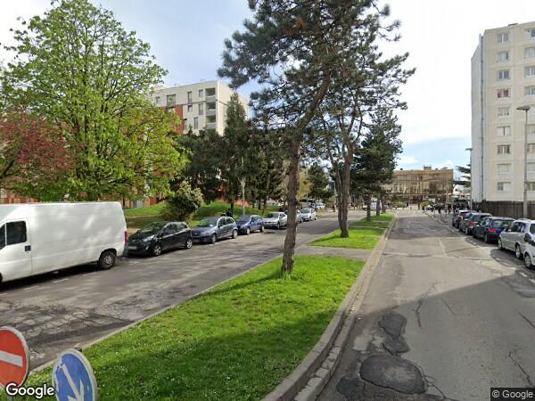 UN APPARTEMENT DE 4 PIÈCES PRINCIPALES AVEC UNE CAVE