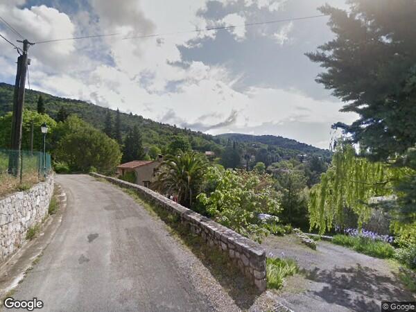 UNE MAISON A USAGE D'HABITATION INACHEVÉE