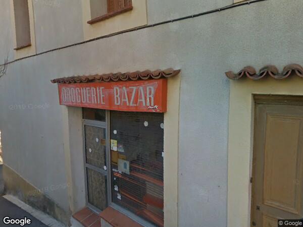 UNE  MAISON D'HABITATION