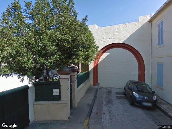 UNE  MAISON A USAGE D'HABITATION + APPARTEMENT EN ANNEXE