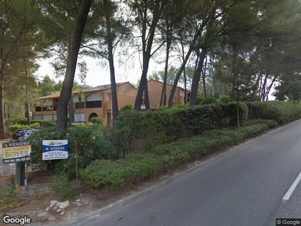 UN  APPARTEMENT DE TYPE STUDIO ET UN EMPLACEMENT DE STATIONNEMENT