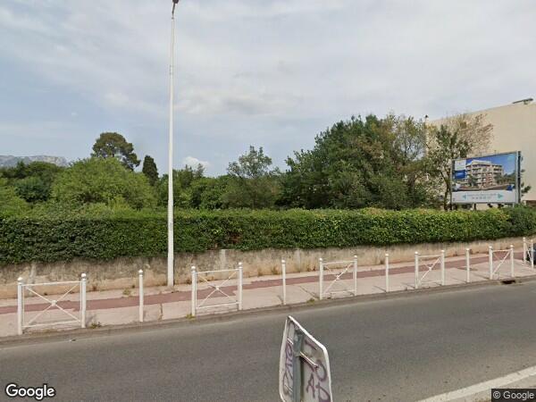 UN  APPARTEMENT DE TYPE 3 PIÈCES ET UN  BOX