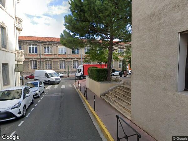 UN  APPARTEMENT DE TYPE 2