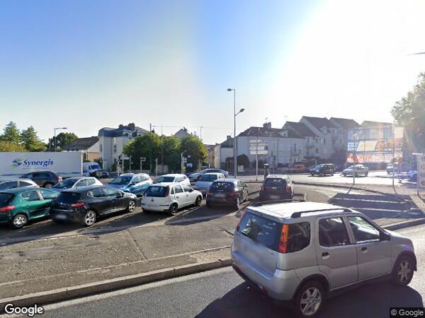 UN  APPARTEMENT AVEC CAVE