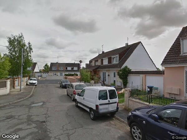 UNE  MAISON D'HABITATION