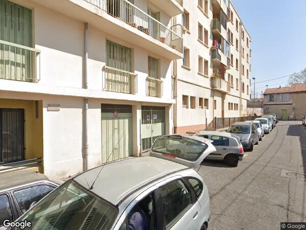 UN APPARTEMENT