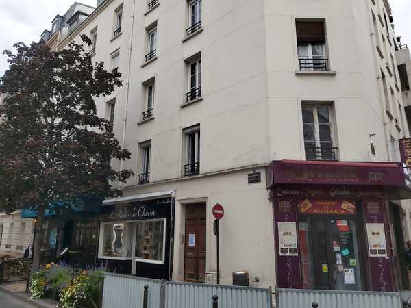 DEUX CHAMBRES SUR COUR