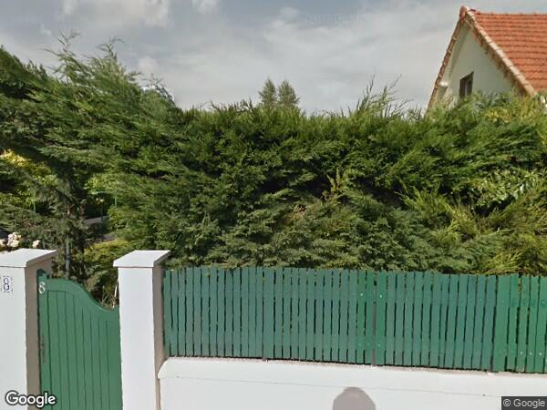 UNE  MAISON D'HABITATION