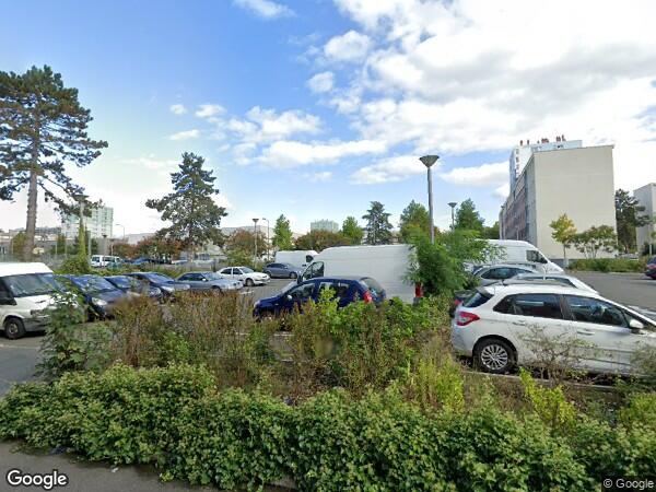 UN  APPARTEMENT AVEC CAVE