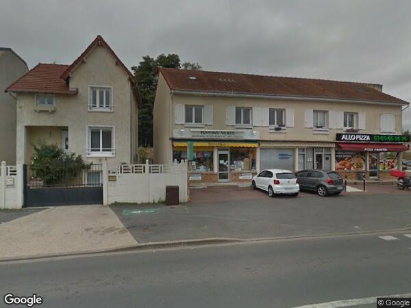 UNE  BOUTIQUE ET UN VOLUME DE COMBLES