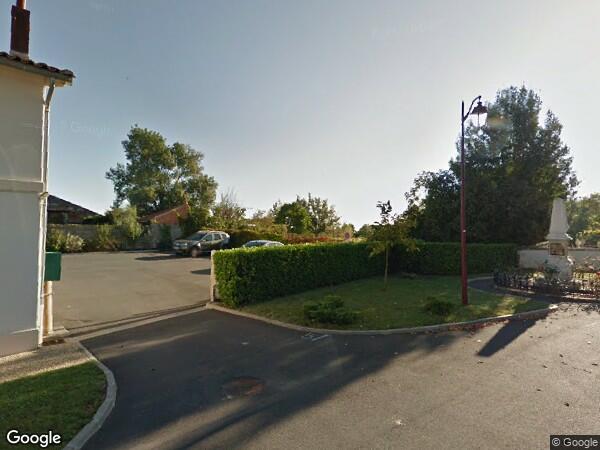 UNE MAISON D'HABITATION ET PARCELLES DE TERRAIN