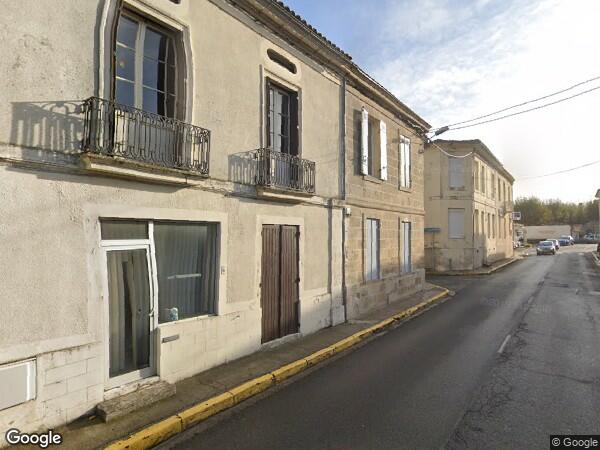 UNE  MAISON D'HABITATION