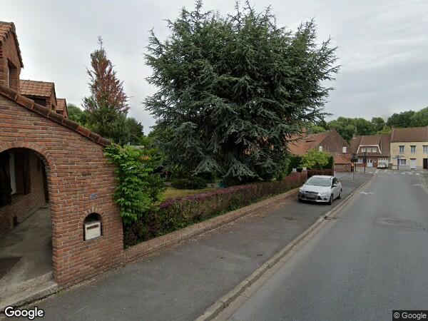 UNE  MAISON A USAGE D'HABITATION