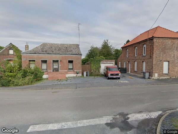 UNE  MAISON A USAGE D'HABITATION