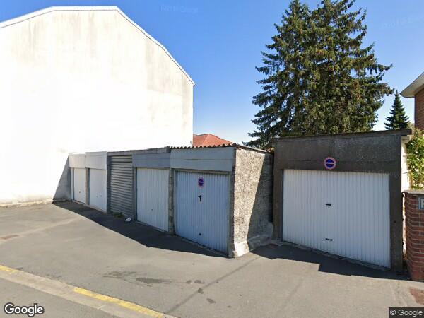 UN APPARTEMENT ET UN EMPLACEMENT DE STATIONNEMENT