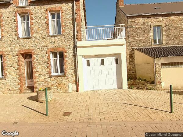 UNE MAISON D'HABITATION