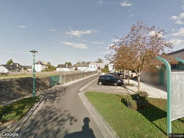 UNE  MAISON D'HABITATION