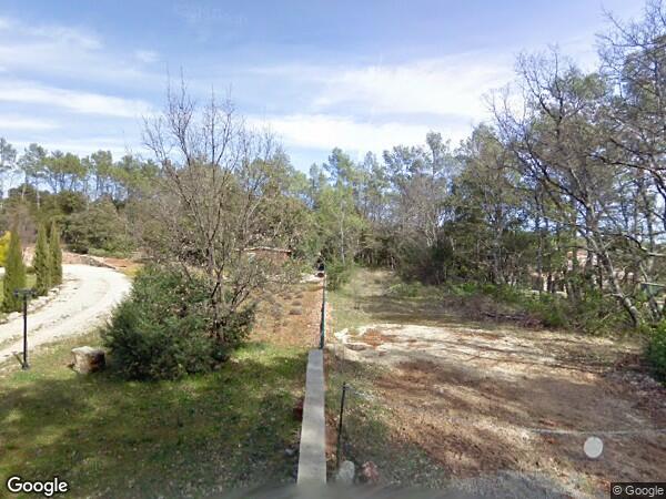 UNE  MAISON A USAGE D'HABITATION